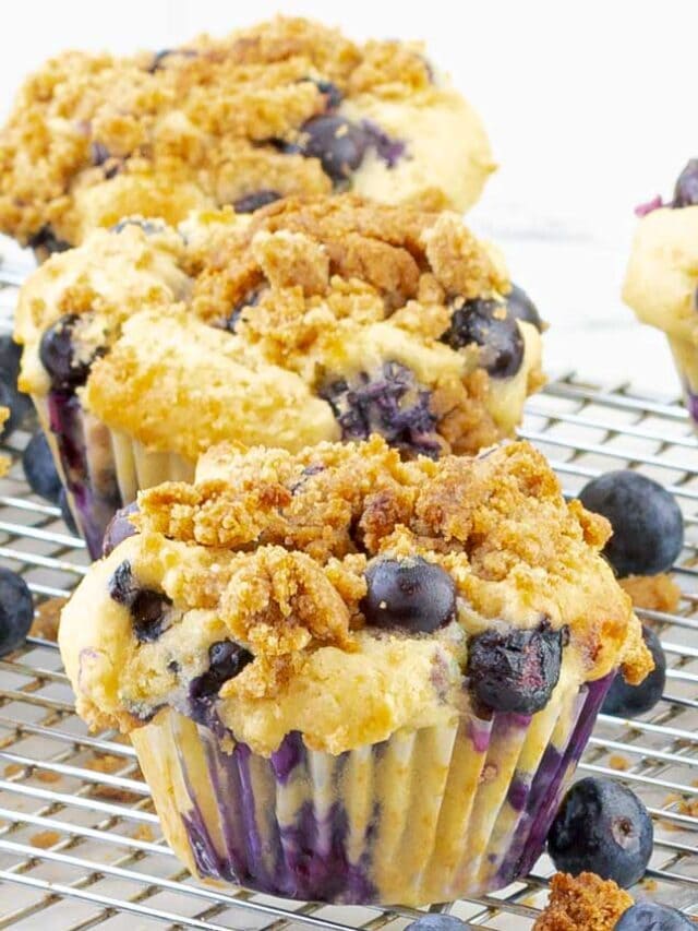 Blueberry Muffins with Crumble